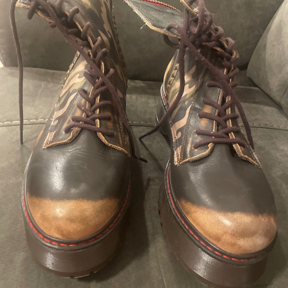 Steve Madden Camo Studded Heavy Lug Sole Boots
